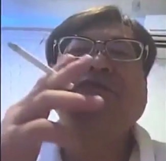 日本秋田一公務員竟在情趣酒店邊抽煙邊開會。NULLLUN_GaMeR@X 日本秋田一公務員竟在情趣酒店邊抽煙邊開會。NULLLUN_GaMeR@X