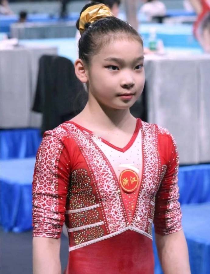 13歲體操冠軍傅佳麗長期被教練被虐待、索取金錢。