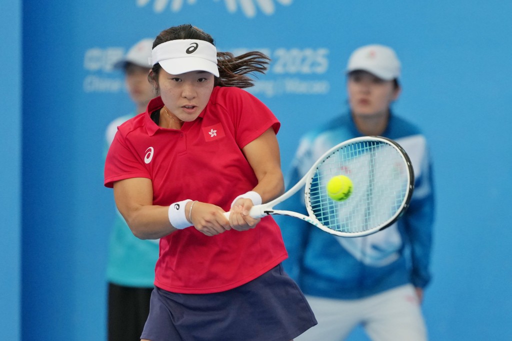 港將伍曼瑩(圖)以直落兩盤3:6、0:6不敵北京的高馨妤。中新社