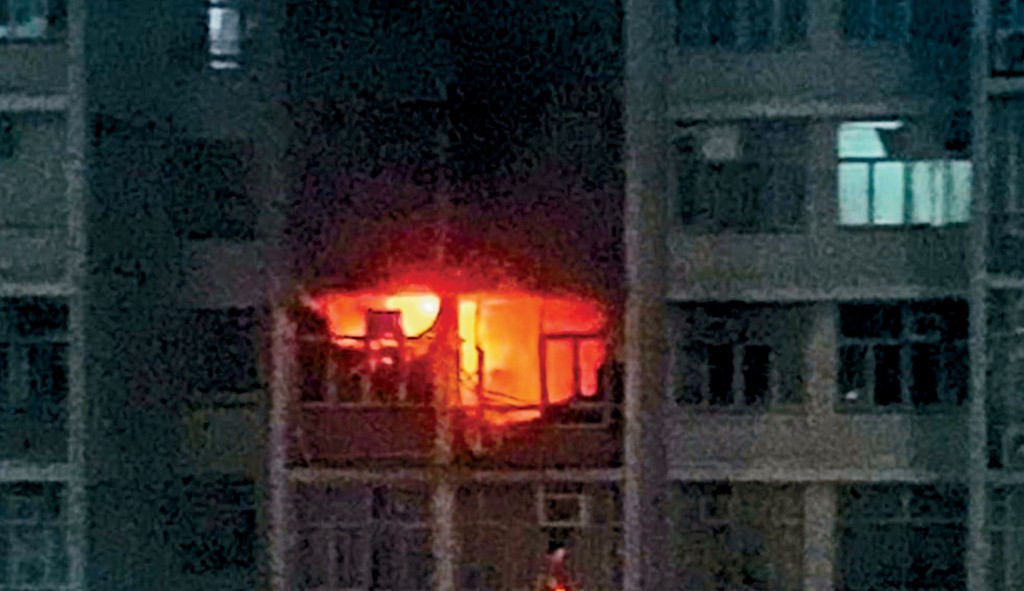 起火單位火光熊熊。