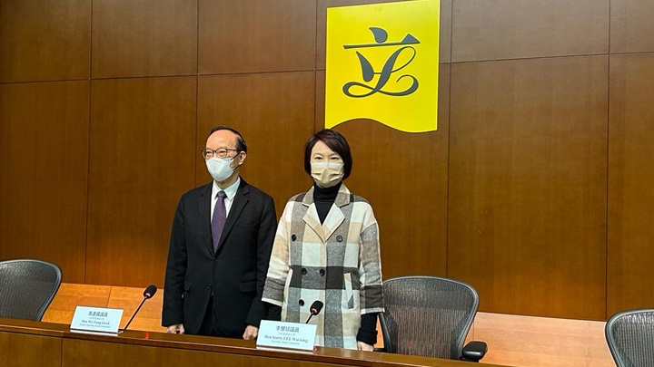 李慧琼(右)及馬逢國(左)分別連任立法會內委會正、副主席。資料圖片