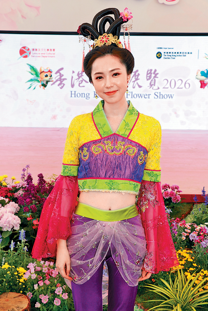 李海銅以古裝造型出席活動，俏皮可愛。