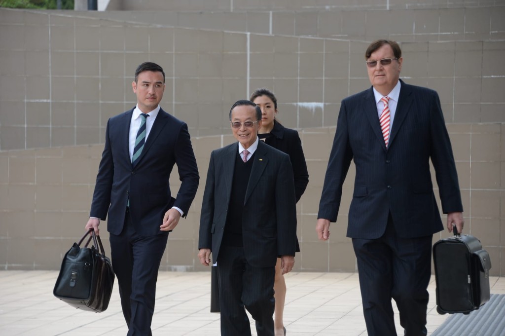 案件今午於屯門裁判法院提堂，潘樂陶（中）否認控罪。