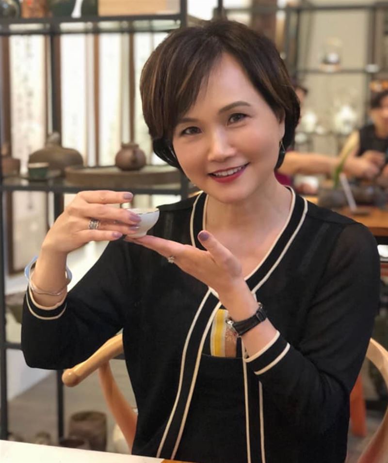 沈春華是台灣知名媒體人,曾是台灣多家電視台的主播。 沈春華是台灣知名媒體人,曾是台灣多家電視台的主播。