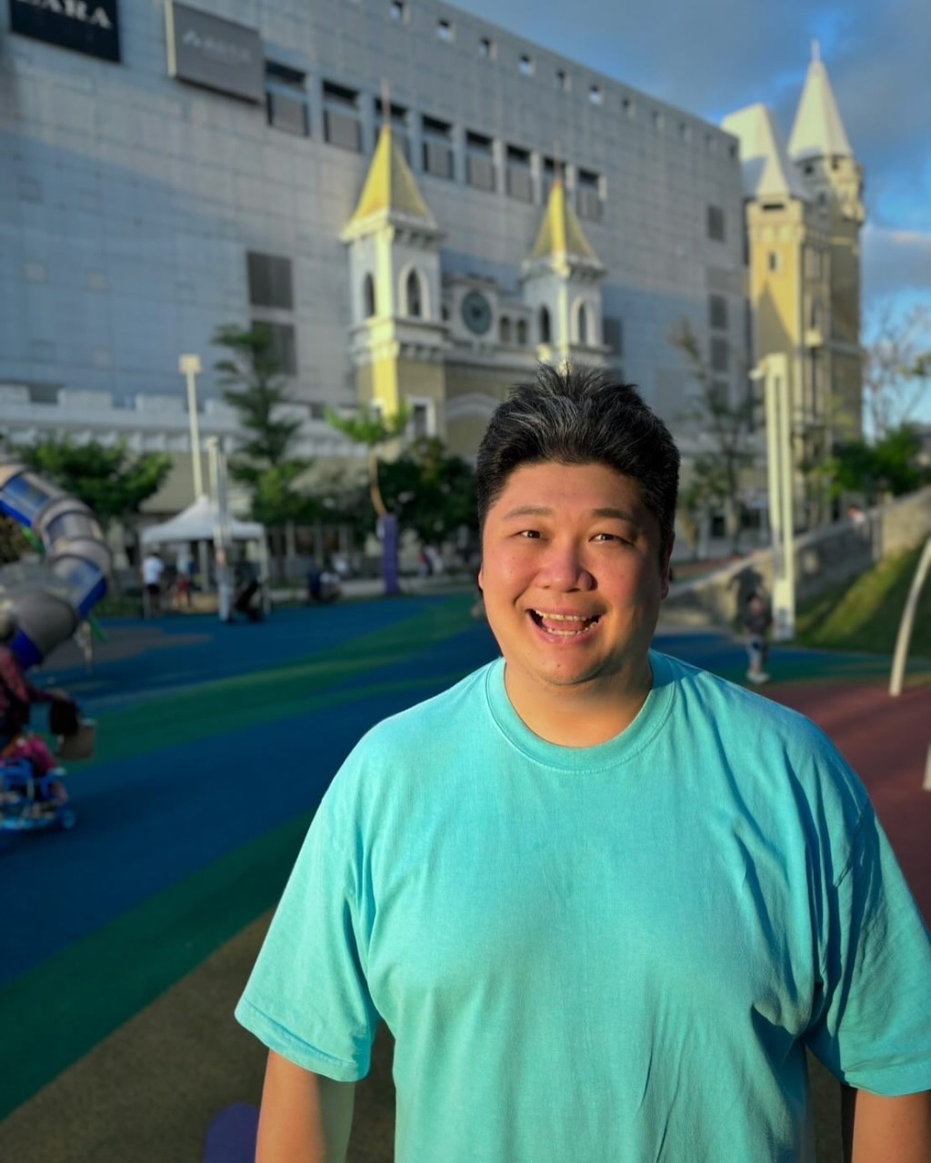 哈孝遠身材肥胖。 哈孝遠身材肥胖。