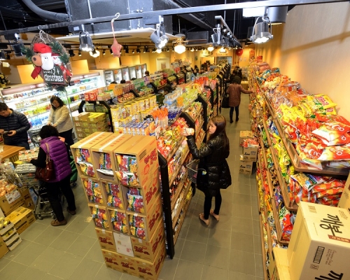 阿信屋母企CEC委邓凤群接任主席。资料图片