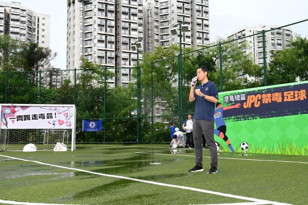 郭嘉銓在致辭時表示，希望少年警訊會員培養健康生活模式之餘，同時認識毒品的禍害，一起向毒品說「不」。