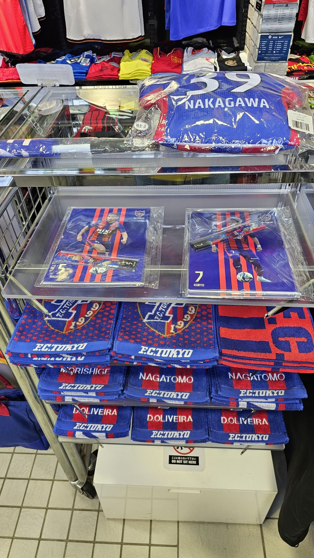Kamo涉谷店設有日職球會FC東京的專櫃。