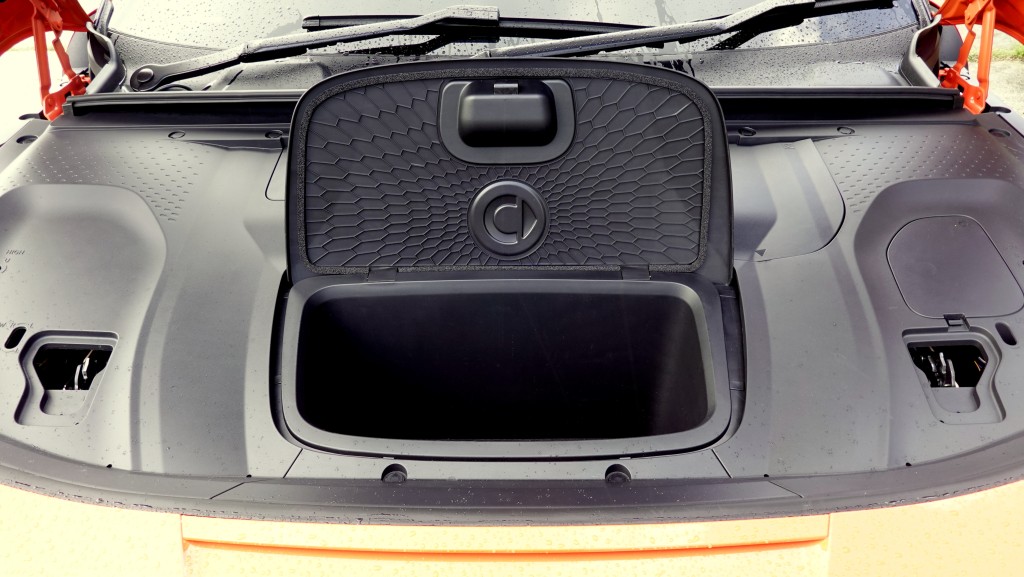 smart #3 Brabus電動四驅SUV車頭備有儲物箱。