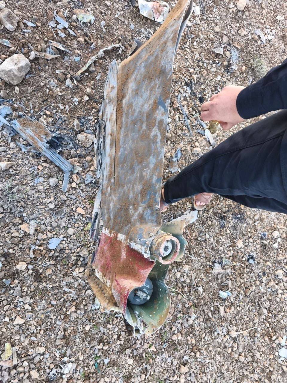 伊朗革命衛隊聲稱擊落第2架美軍「F-35」 並公布殘骸照,專家分析殘骸照只是F-15 。X@LadyJustice9111 伊朗革命衛隊聲稱擊落第2架美軍「F-35」 並公布殘骸照,專家分析殘骸照只是F-15 。X@LadyJustice9111