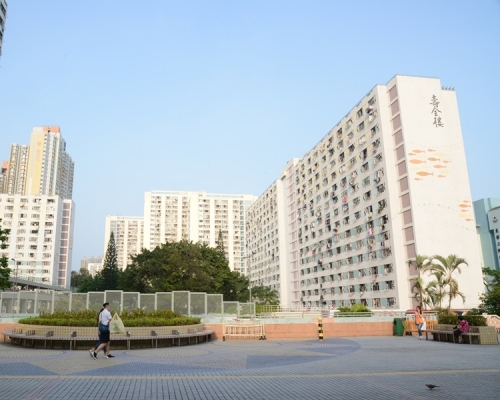若調高公屋入息限額,輪候時間或延長至逾6年。資料圖片