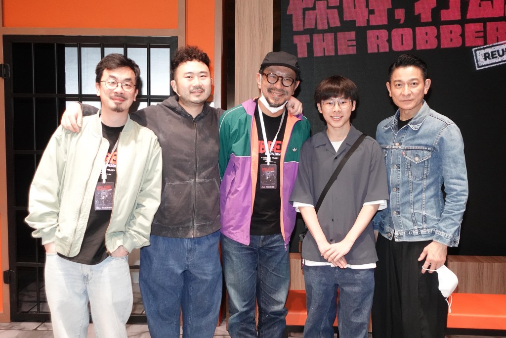 劉德華與金像新演員蘇文濤(右二)合照。 劉德華與金像新演員蘇文濤(右二)合照。