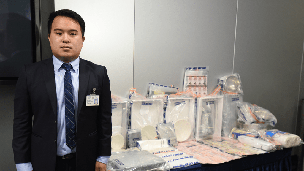 警搗屯門住宅製毒工場檢140萬元毒品 黑漢及19歲少女被捕