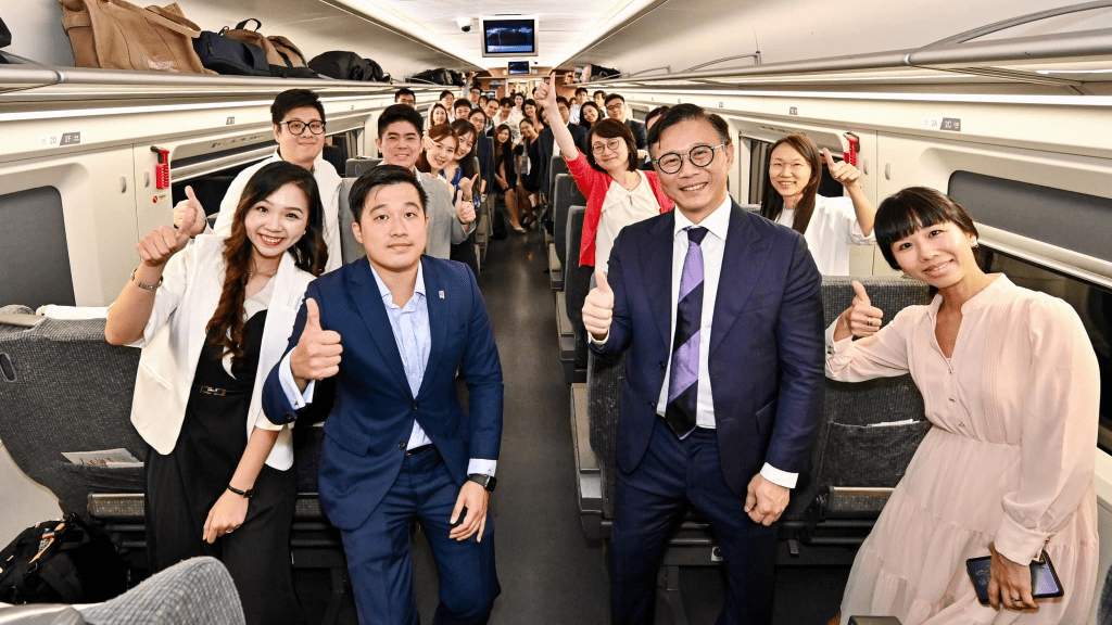 律政司副司長張國鈞率領由青年律師、法律學生、律政司律政同行成員組成的代表團考察惠州及深圳。張國鈞fb