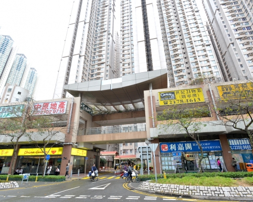 新增確診個案的病人,與家人居住寶盈花園。資料圖片