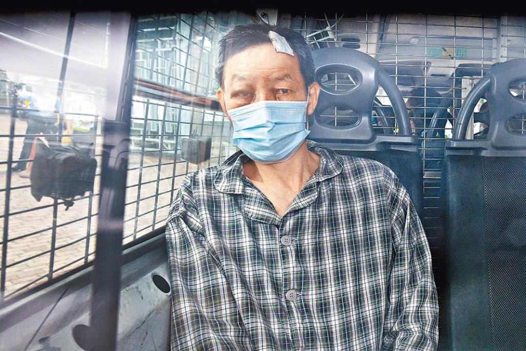 被告劉艷波承認傷人及管有攻擊性武器,判監十二星期。