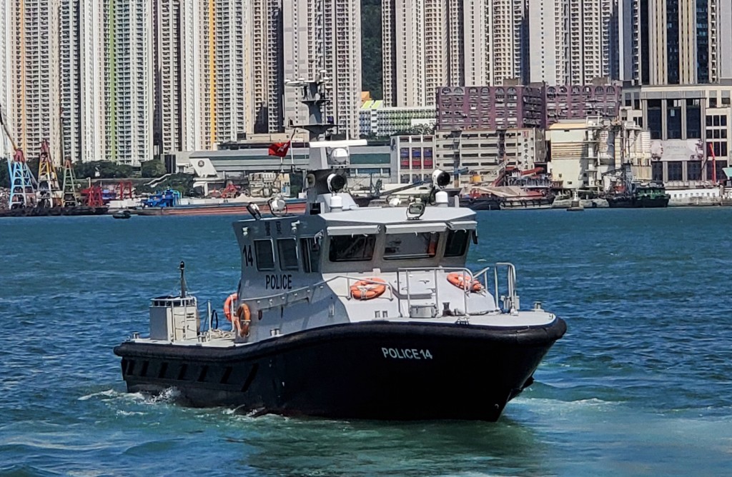 水警總區負責維持香港水域治安，包括執法、搜索及救援行動。