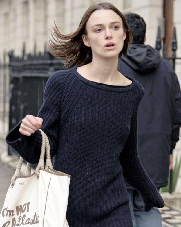 英国著名演员Keira Christina Knightley曾使用「I'm Not a Plastic Bag」（图片来源：Facebook@AnyaHindmarch）