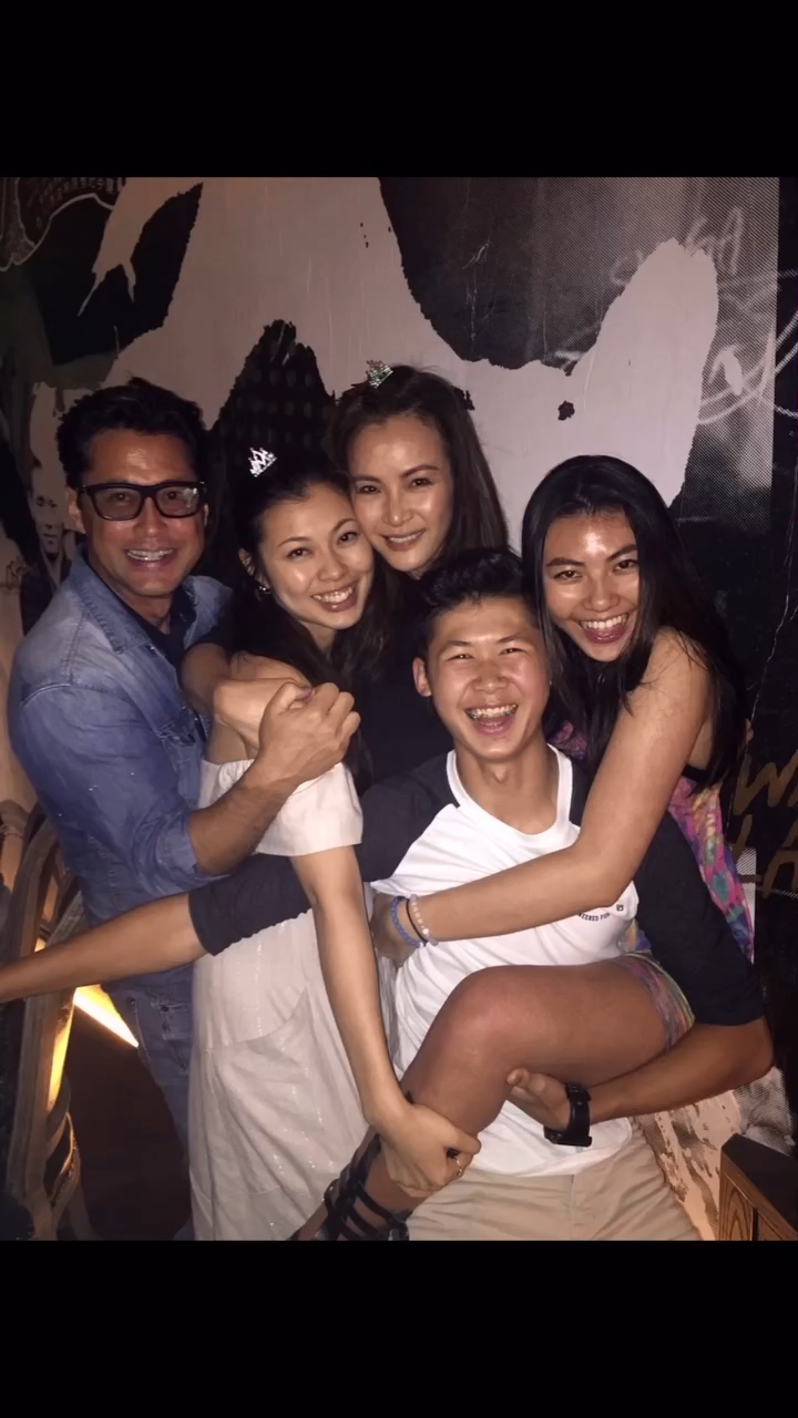 今年是王敏德和馬詩慧結婚33周年,二人貼上多張昔日照放閃。 今年是王敏德和馬詩慧結婚33周年,二人貼上多張昔日照放閃。