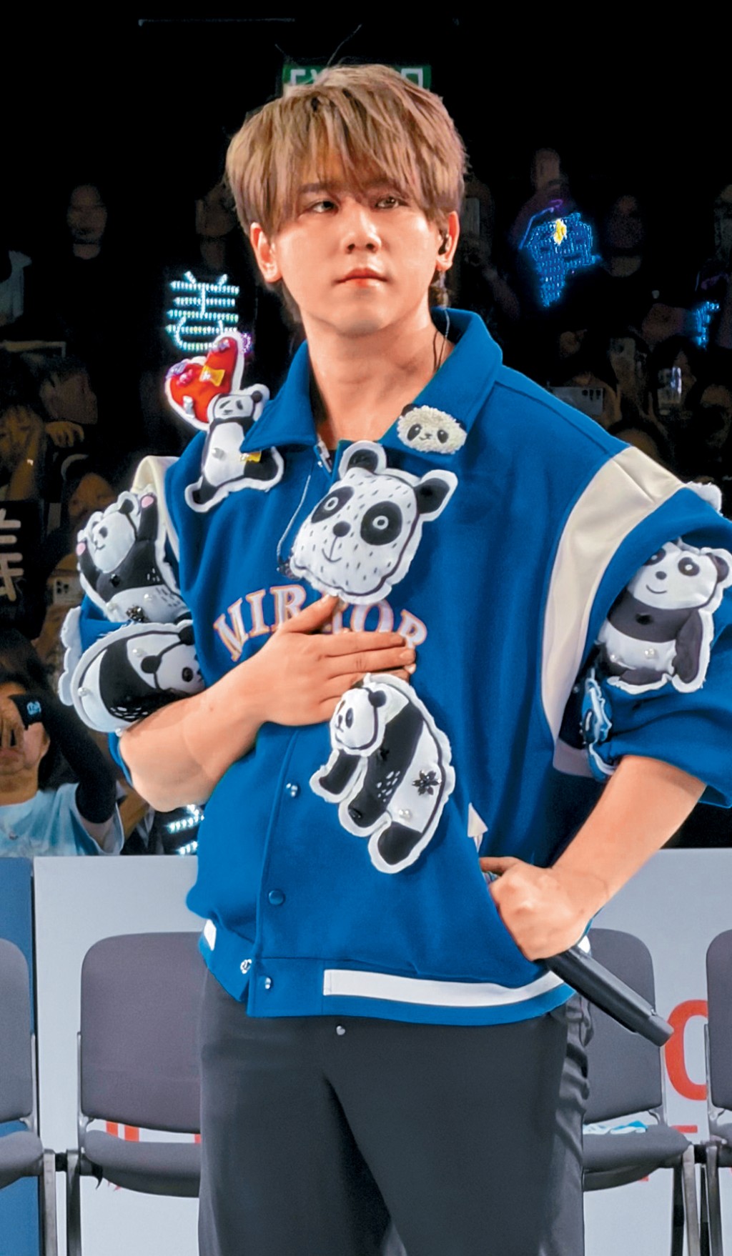 姜涛回望出道7年颇有感触，并呼吁大家多多支持乐坛新人。