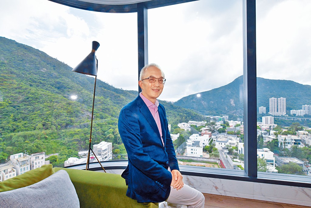 資本策略地產執行董事方文彬表示，港樓獲本地用家支持下，疫市下「有價」兼「有量」，量價齊升。