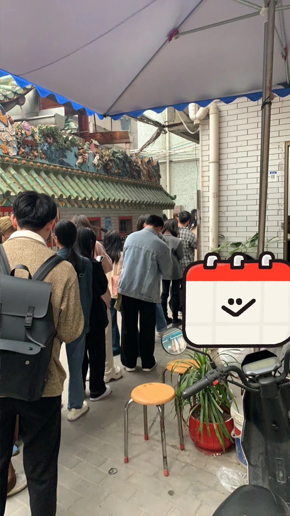 深圳西乡北帝古庙在网上爆红，吸引大量年轻善信。小红书＠玖饼
