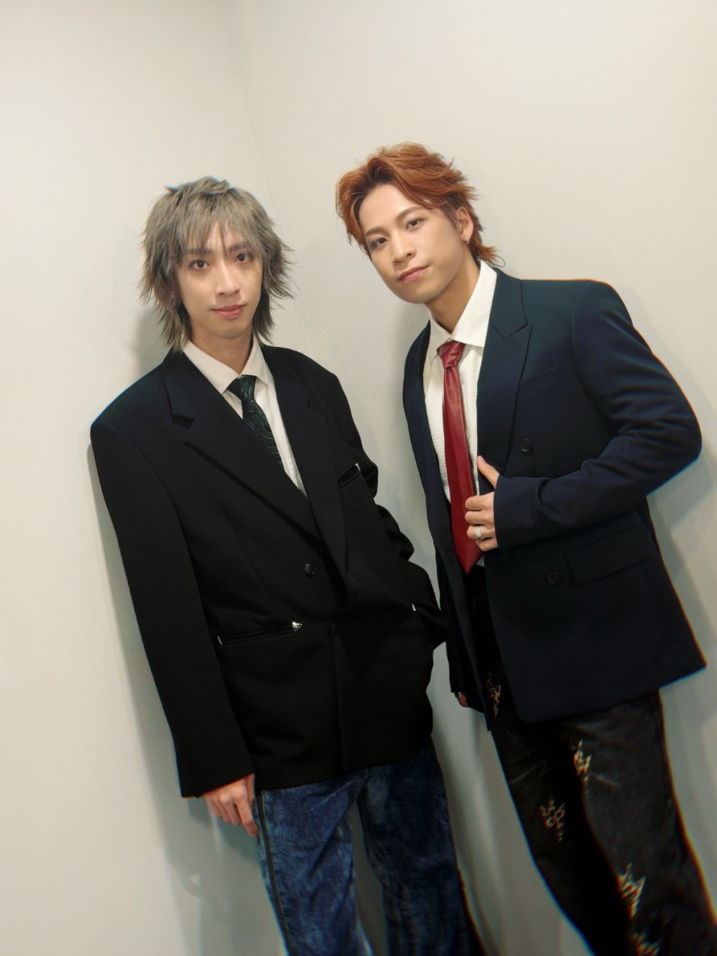 Daze In White其中成員鄭宗健（Felix，右）及李肇航（Eugene，左）參與演出。