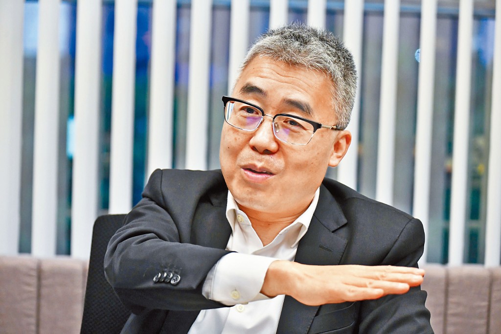 電視廣播(TVB）大股東黎瑞剛訪問時表示，TVB目前仍面臨各種挑戰。