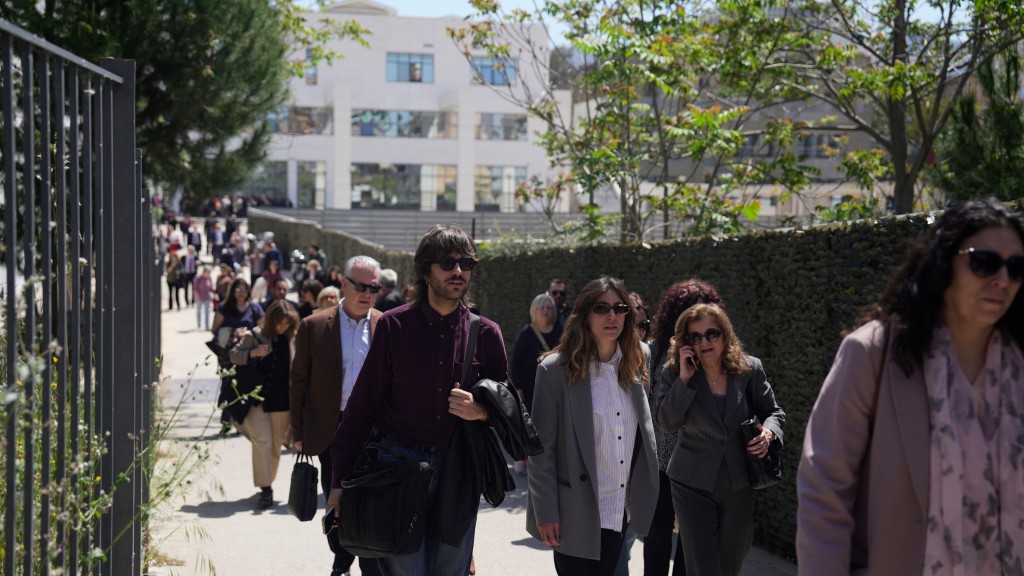 希臘法院發生槍擊案，民眾疏散。 美聯社