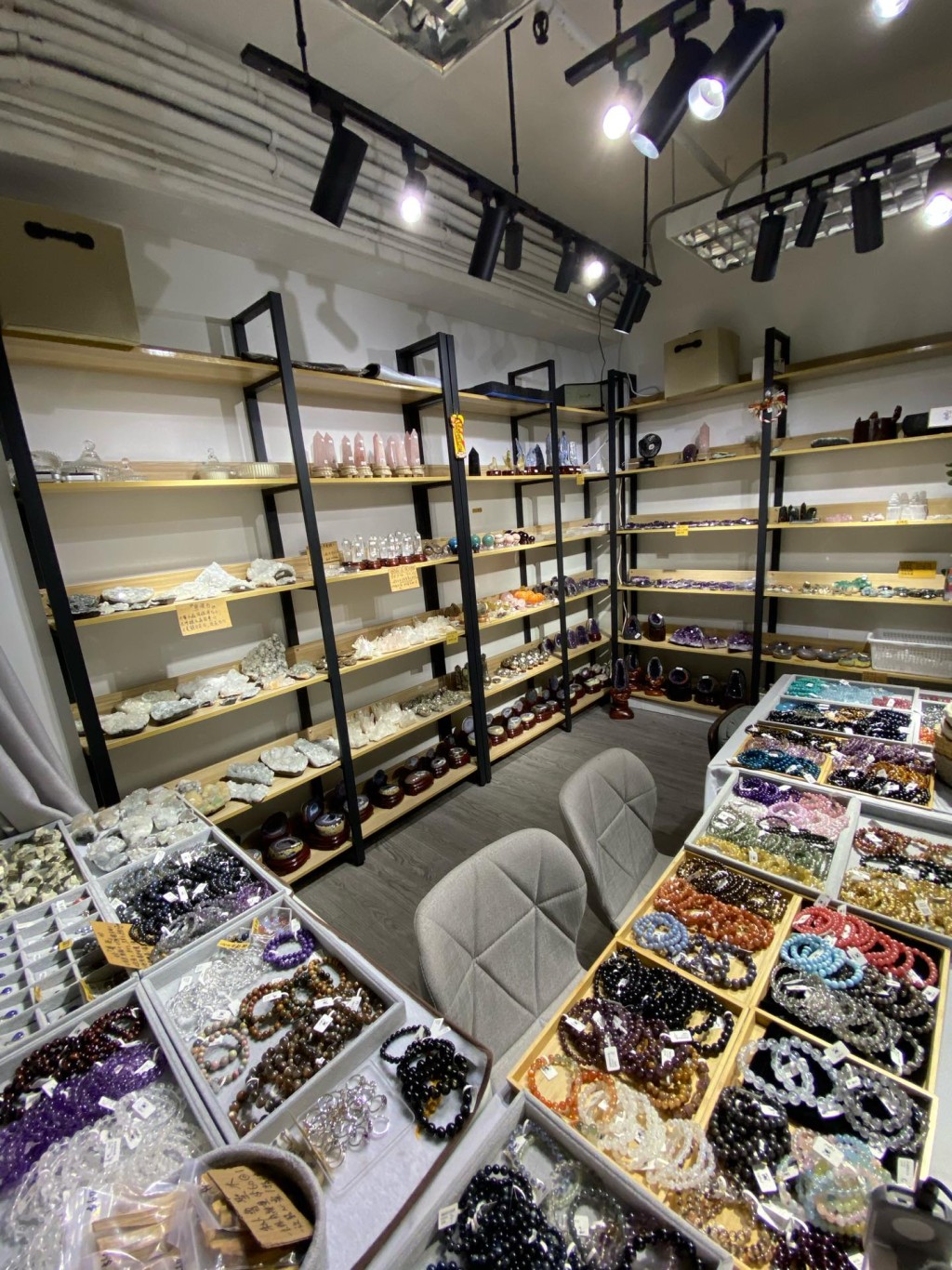 樓主:工作上,開鋪開2點至8點,全職開 鋪,以前開鋪後開直播會好癲,開到凌晨 4、5點都試過。一開始未開門市,開直播 試過開到天光。Threads截圖 樓主:工作上,開鋪開2點至8點,全職開 鋪,以前開鋪後開直播會好癲,開到凌晨 4、5點都試過。一開始未開門市,開直播 試過開到天光。Threads截圖