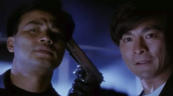 任達華與劉德華轉戰影圈都有合作，包括早期的《再戰江湖》、《龍騰四海》。