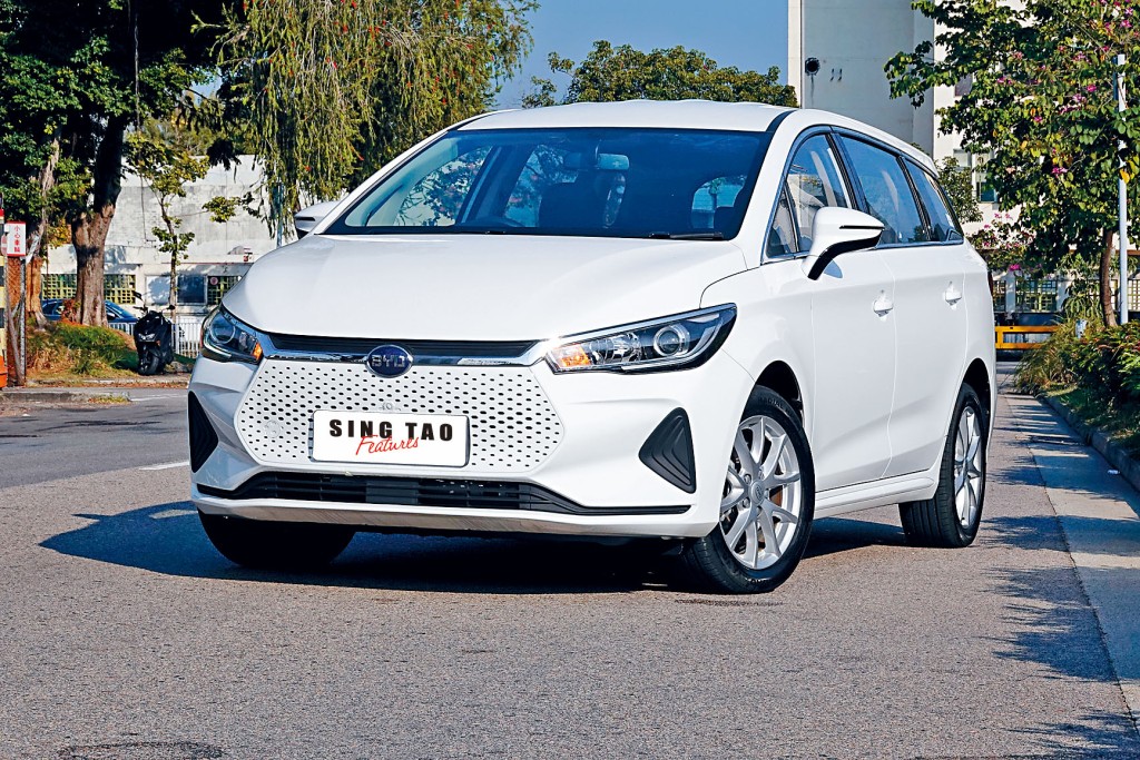 新一代BYD e6電動車維持五門五座MPV化格式,「一換一」售價為$278,000起。