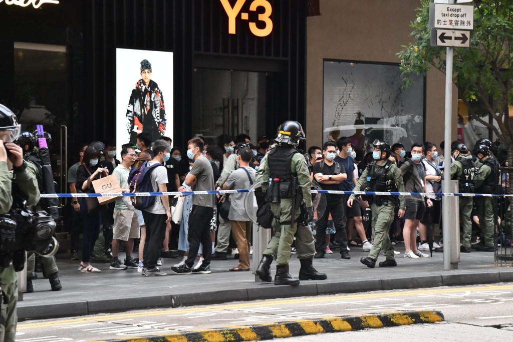 警方銅鑼灣截查並拘捕多人。