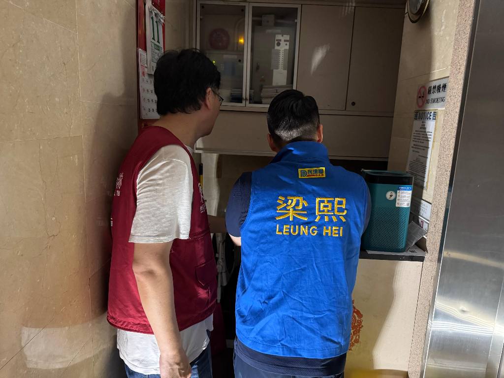 經過水務署的搶修後，至今已修復相關的供水管，並為低層住户恢復供水。梁熙fb