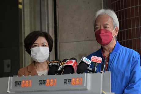 香港旅游业议会主席徐王美伦（左）建议政府推出减免机场税（资料图片）