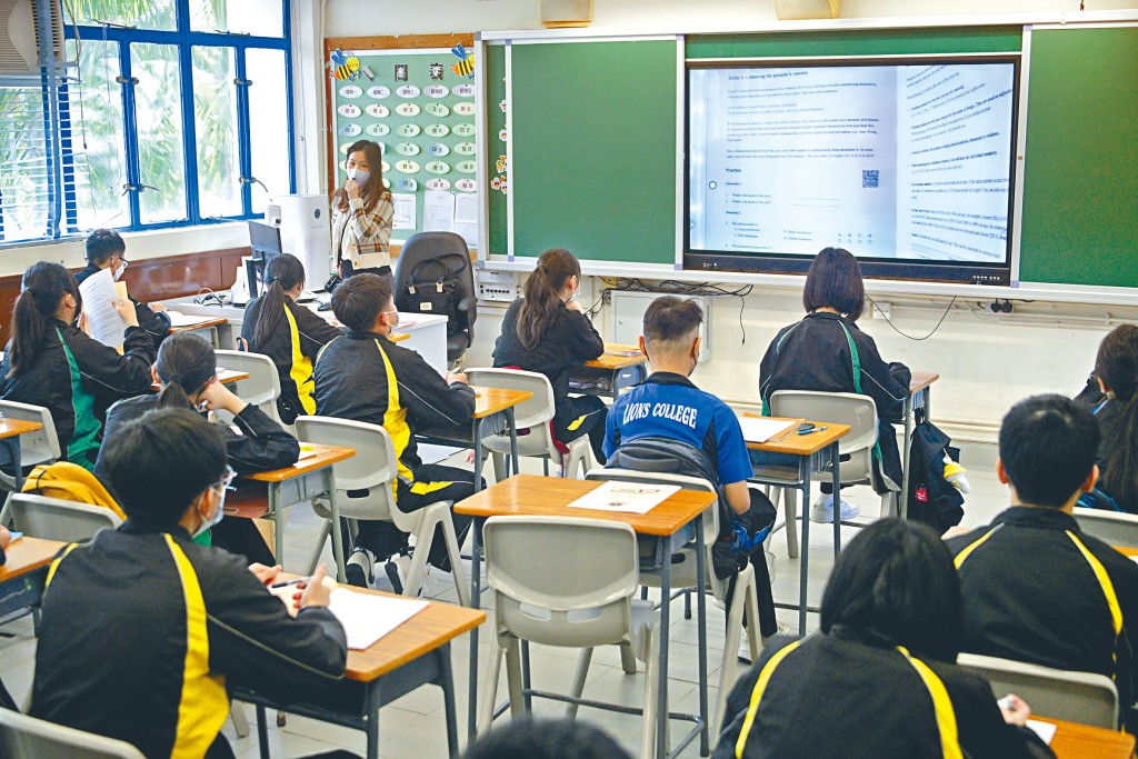 教育局回覆傳媒查詢,披露二一/二二學年共流失二千一百四十名中學教師,整體流失率近百分之八,創了近年新高。