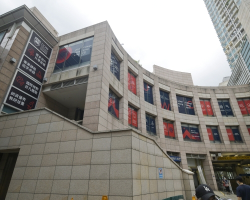 伍倫貢學院在今學年起，正式遷入位於九龍城的新校舍。