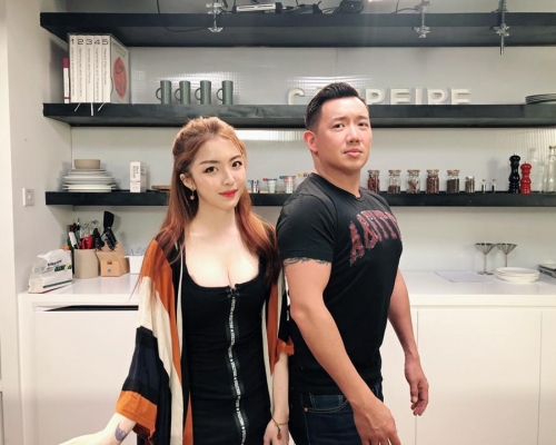 杜汶澤公司旗下的女藝人貝依霖日前在社交網站上因發表反對示威者等相關言論，因而被網民標籤為「藍絲」。　FB圖片
