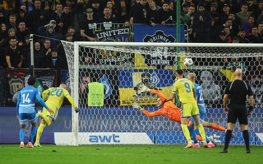 乌克兰到83分钟才打破僵局。路透社