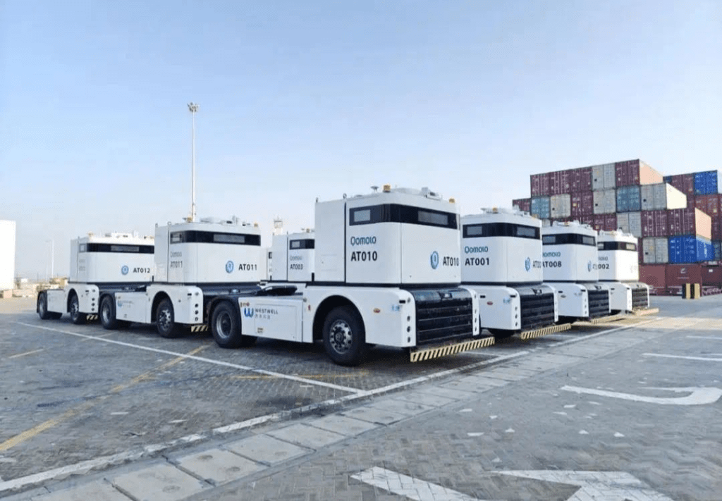 西井科技Q-Truck在中東阿布扎比碼頭 西井科技Q-Truck在中東阿布扎比碼頭