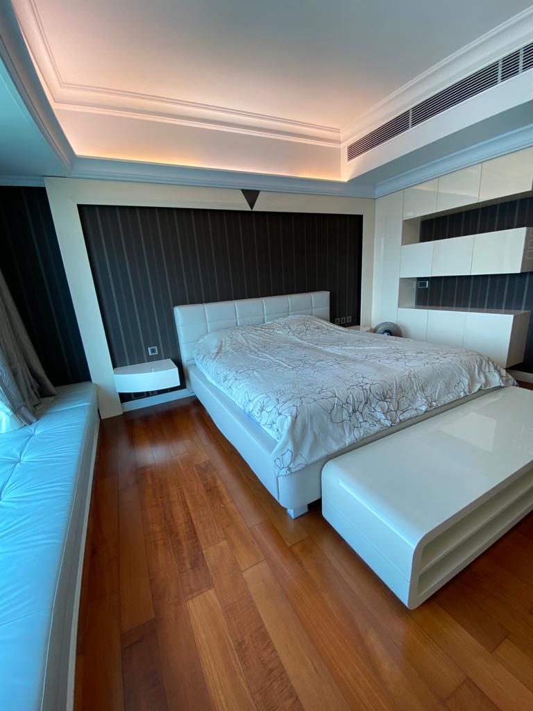 主人套房面積偌大,備開闊大窗賞景。