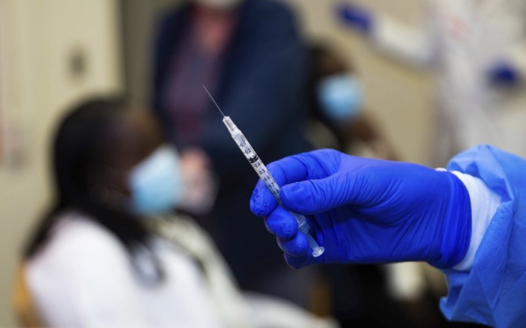 這場人類史上規模最大的疫苗研發競速比賽開始迎來關鍵的「拐點」。