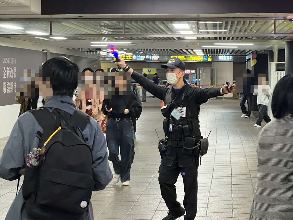 台北市心臟地帶今晚驚傳連環暴力攻擊，捷運雙站陷入混亂。 中時