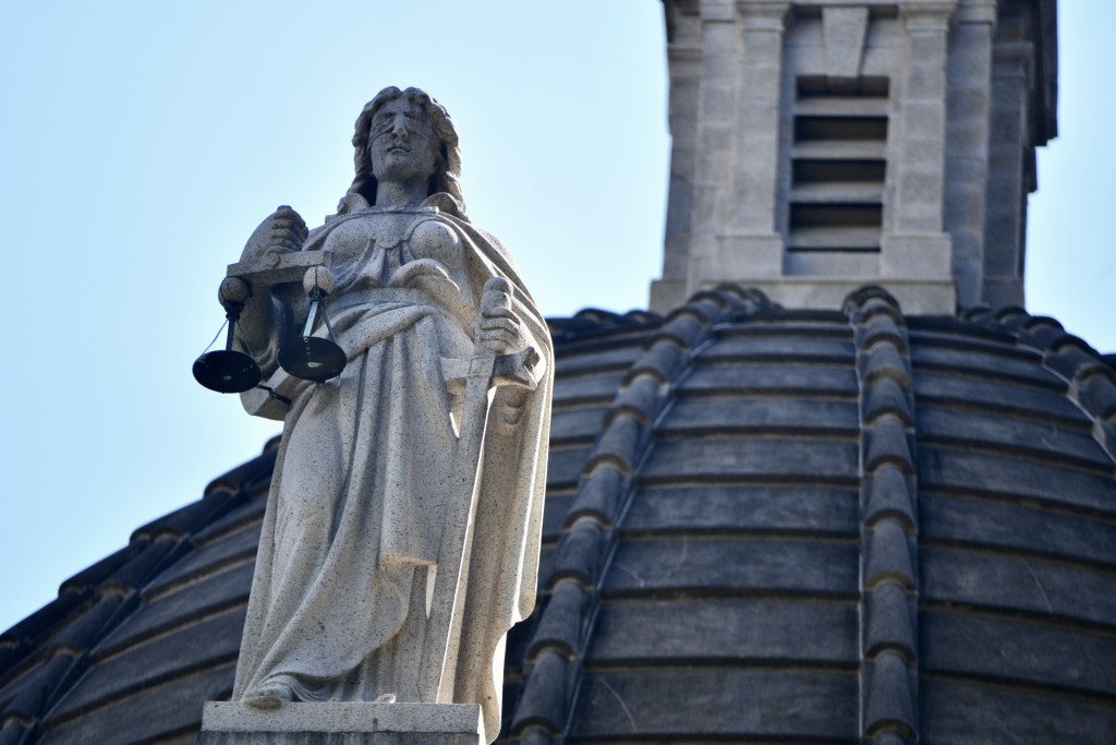 特區政府發言人批評美國個別政客提出所謂「議案」，明顯是企圖向特區法院施壓，完全無視法治精神。