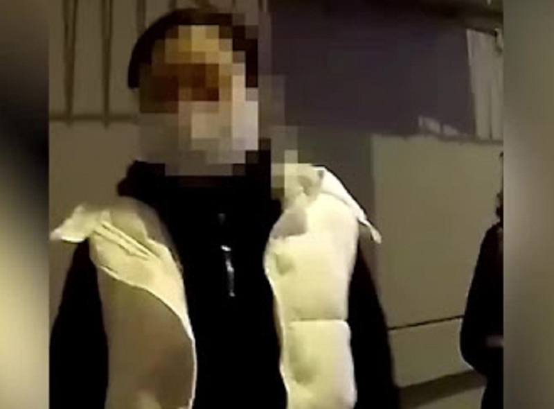 被潑熱水的社區工作人員。網圖