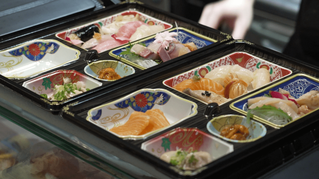 特別由日本訂購的精美盒子，外賣不離視覺享受，希望以誠意打動客人來光顧堂食。