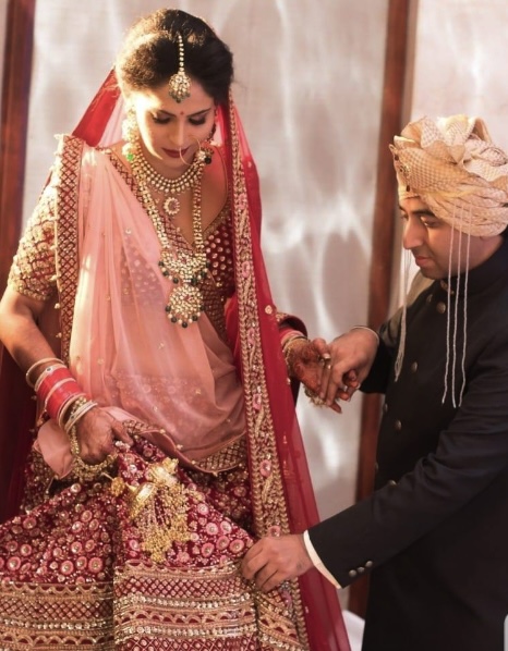 死者尼基尔（Nikhil Khanna）与妻子雷努卡（ Renuka）的婚礼。 Facebook