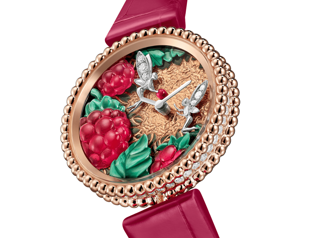 Van Cleef & Arpels Perlée Extraordinaire Fruits Enchantés Framboise，錶殼：30mm玫瑰金/ 機芯：石英/ 售價：待詢。
