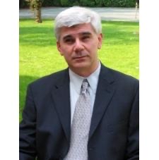 布朗大学经济学教授塞拉诺(Roberto Serrano)。 vivo.brown.edu 布朗大学经济学教授塞拉诺(Roberto Serrano)。 vivo.brown.edu