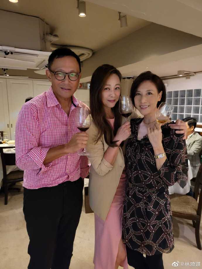 林漪娸都有到賀好友。